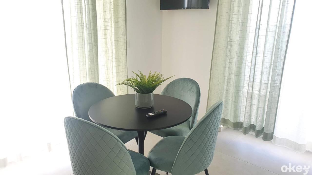 Villa Mediterranea Apartments - Seaview, Pool & Garden バーリ エクステリア 写真