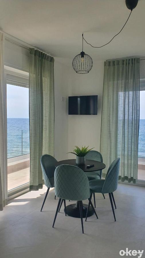 Villa Mediterranea Apartments - Seaview, Pool & Garden バーリ エクステリア 写真