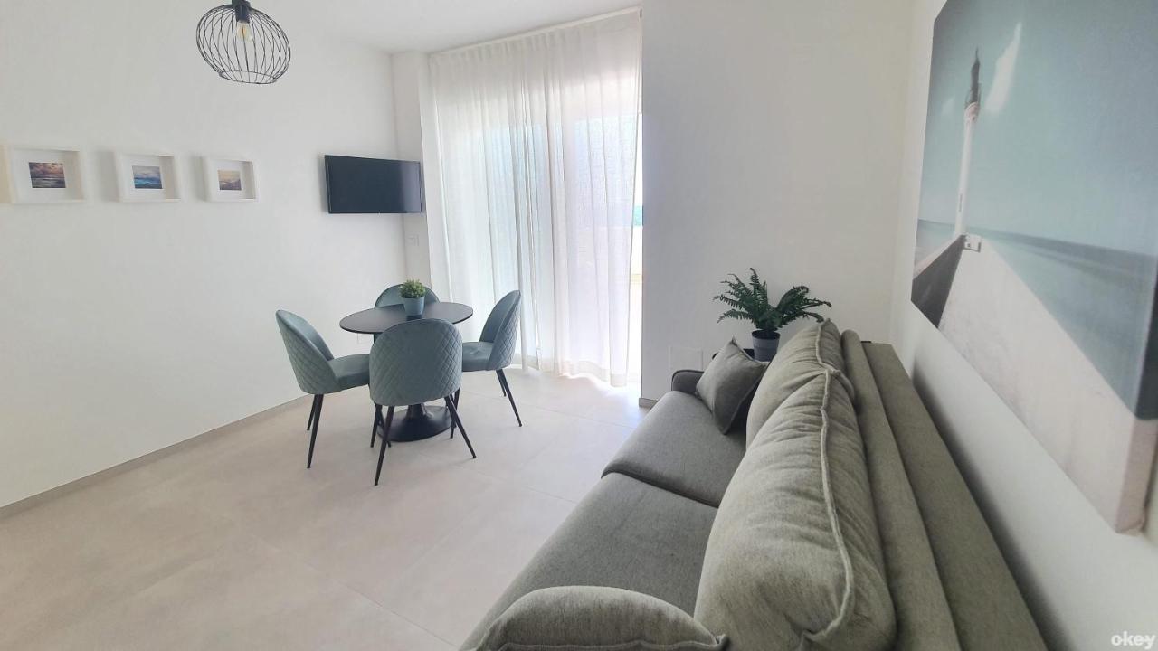 Villa Mediterranea Apartments - Seaview, Pool & Garden バーリ エクステリア 写真