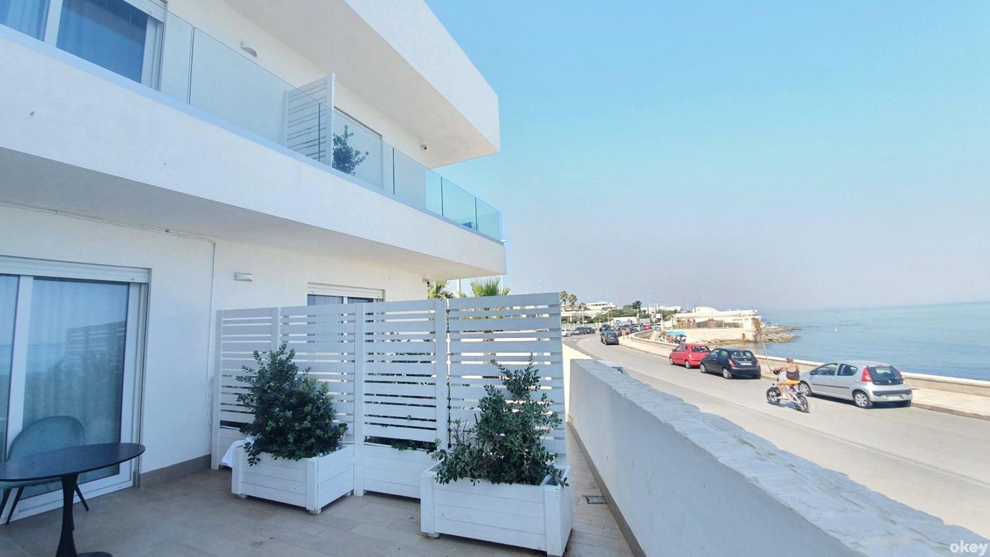 Villa Mediterranea Apartments - Seaview, Pool & Garden バーリ エクステリア 写真
