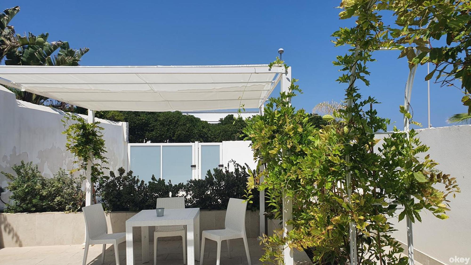 Villa Mediterranea Apartments - Seaview, Pool & Garden バーリ エクステリア 写真