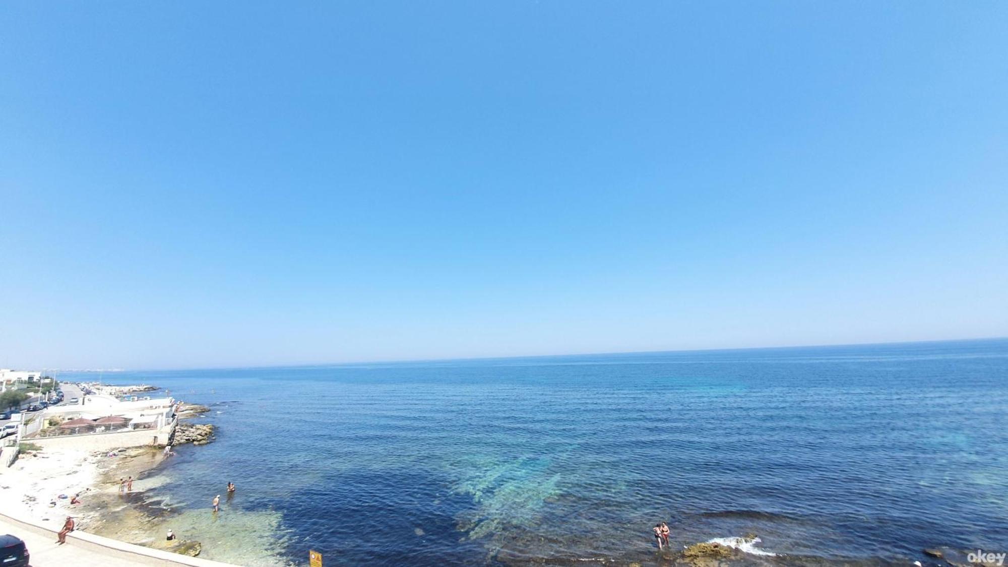 Villa Mediterranea Apartments - Seaview, Pool & Garden バーリ エクステリア 写真