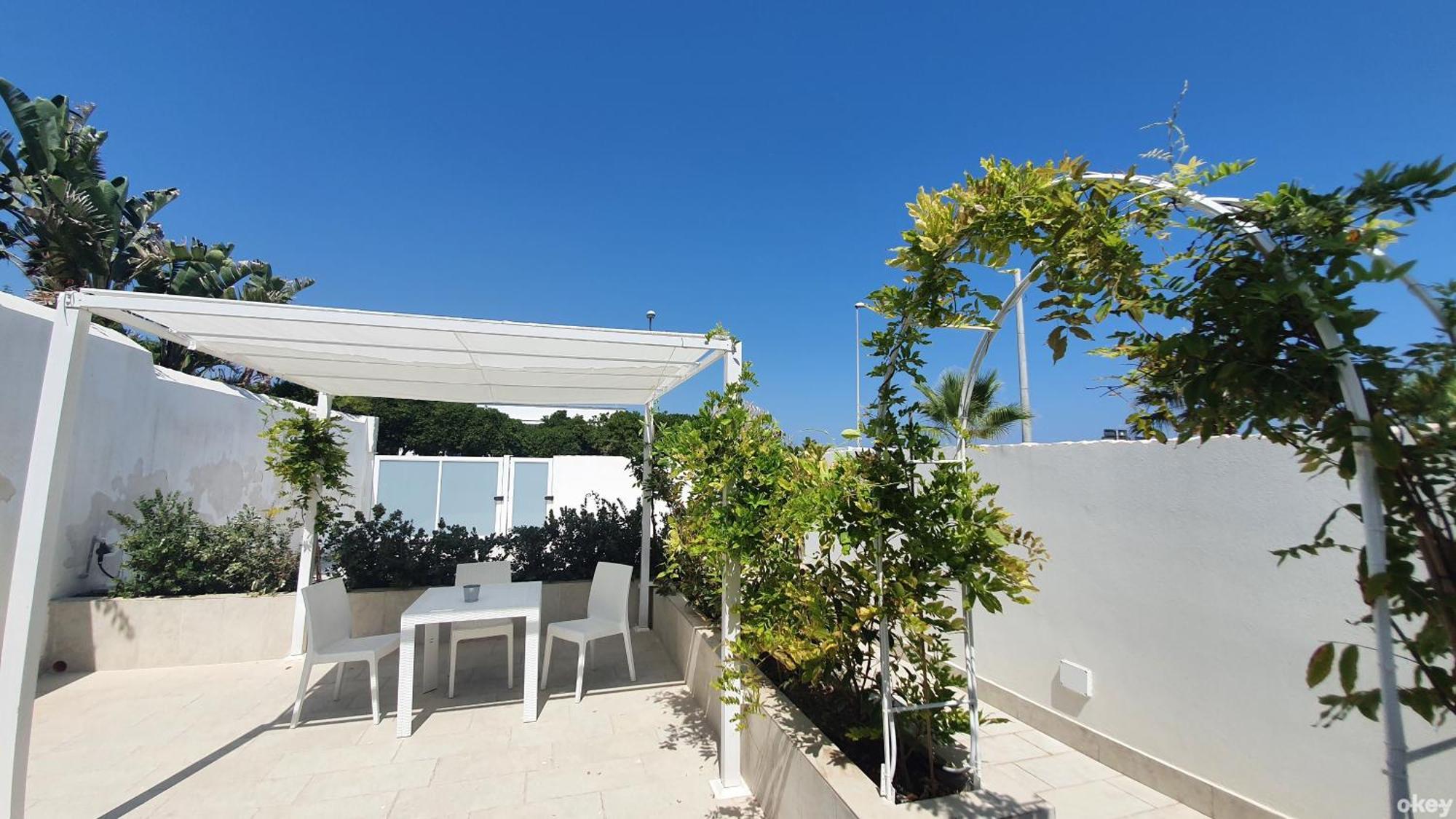 Villa Mediterranea Apartments - Seaview, Pool & Garden バーリ エクステリア 写真